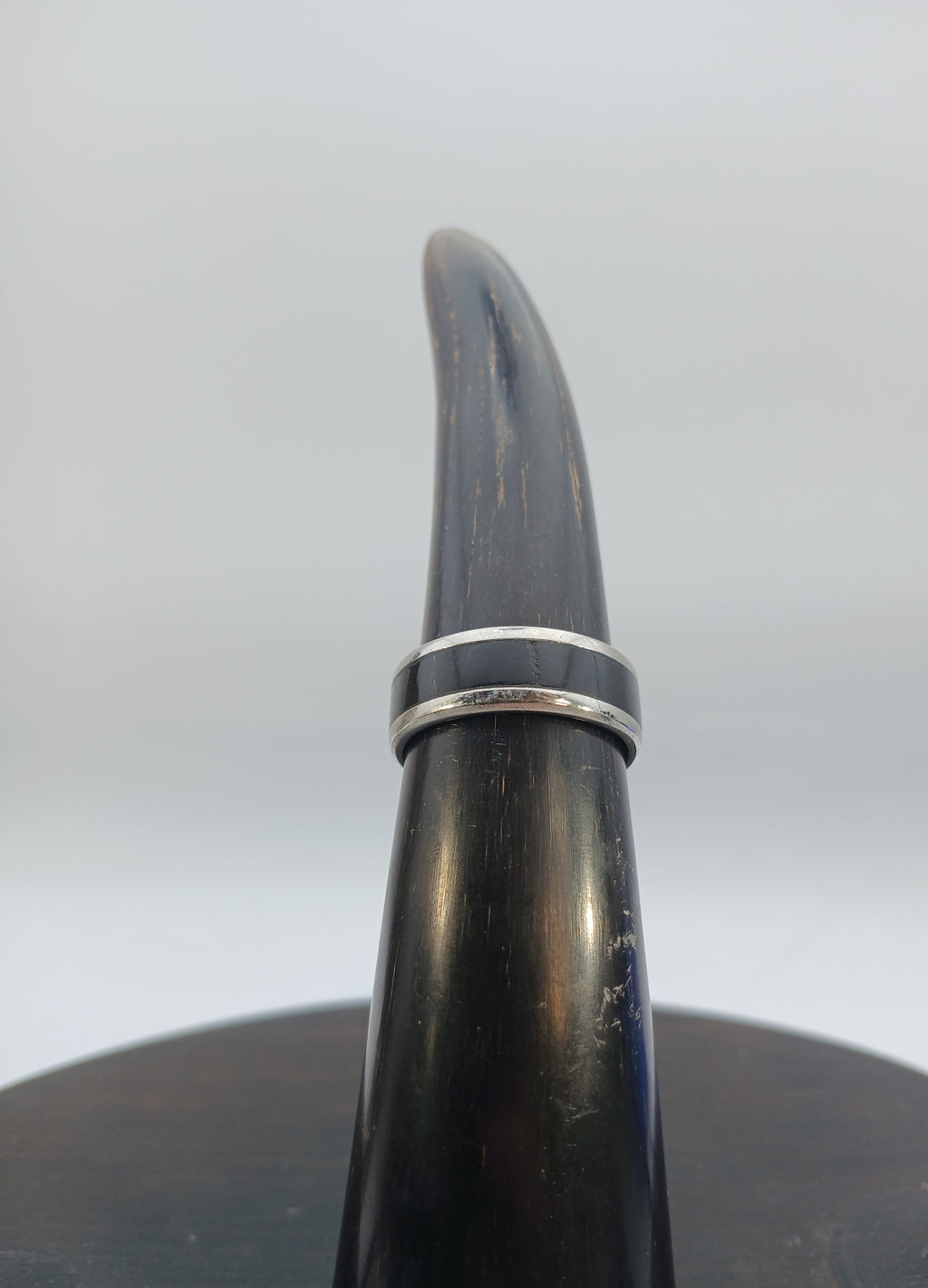 Ring aus Edelstahl mit Intarsien