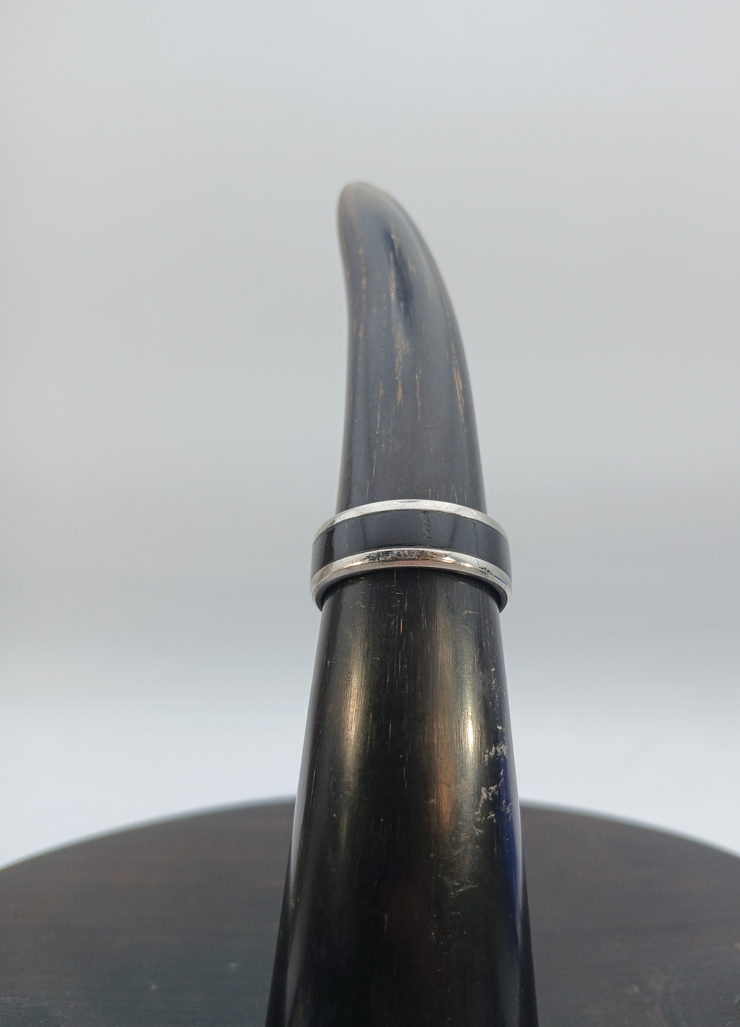 Ring aus Edelstahl mit Intarsien