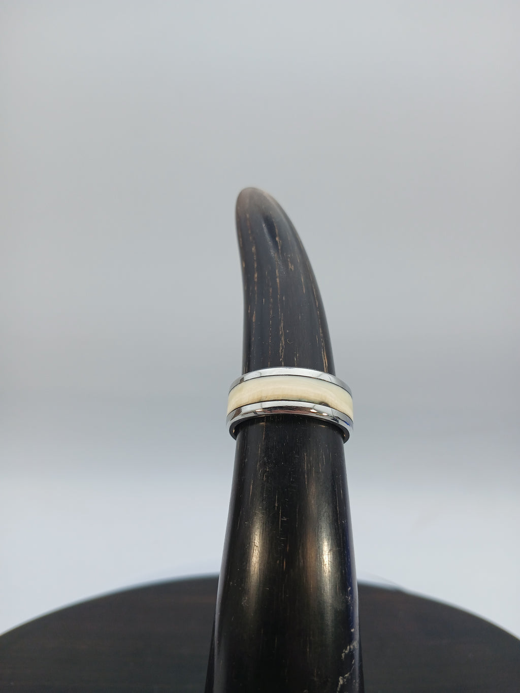 Ring aus Edelstahl mit Intarsien