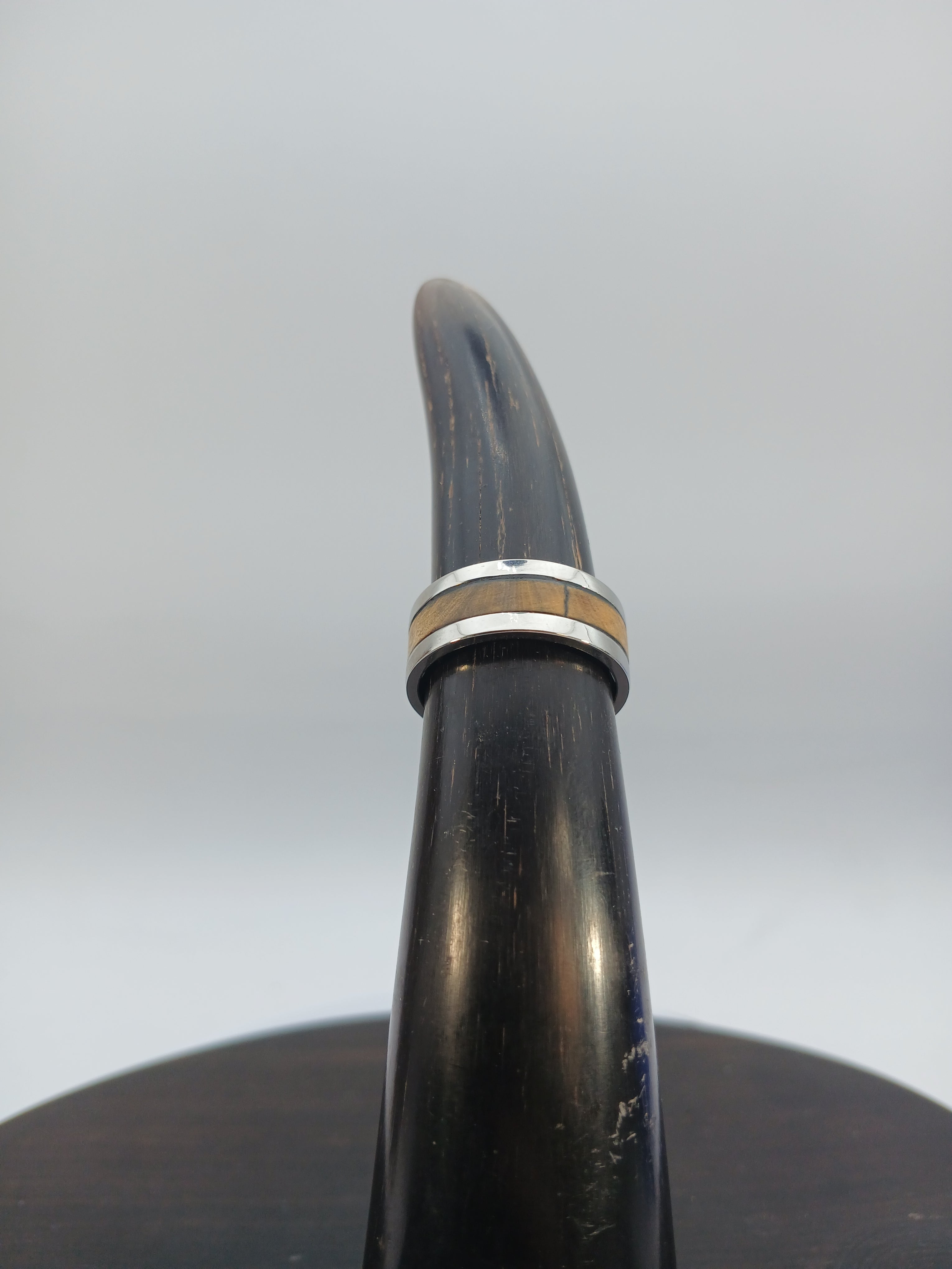 Ring aus Edelstahl mit Intarsien